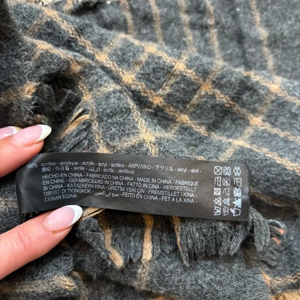 Zara Brand‎ Plaid Blanket Scarf Size Medium Appr 80x32”